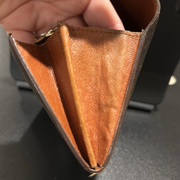 Louis Vuitton Wallet - Authentic - Picture 5 of 7